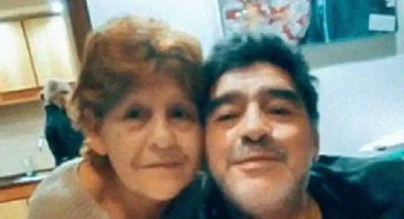 maradona con la sorella rita 