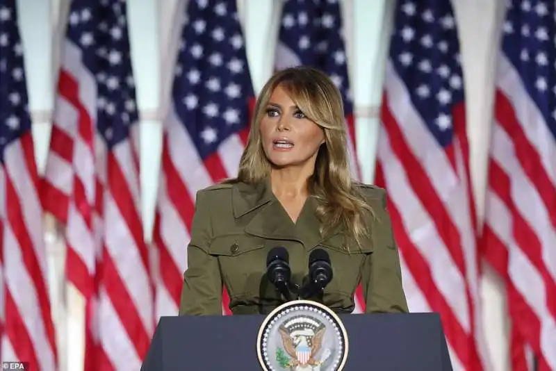 melania trump parla alla convention repubblicana 2'2' 