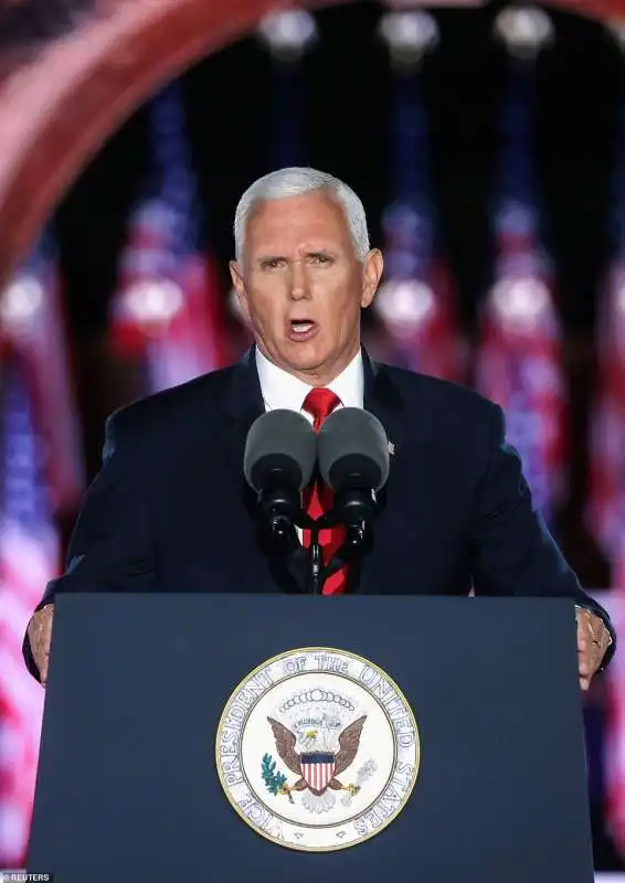 mike pence a fort mchenry   convention repubblicana 2020 1