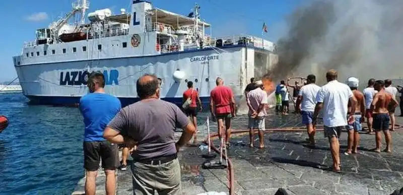 motoscafo esploso a ponza 6