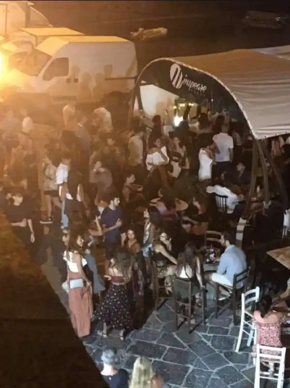 movida e assembramenti a ponza