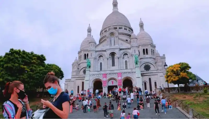 parigi mascherine contagi