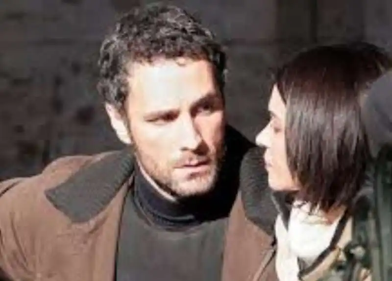 raoul bova e romina mondello 2