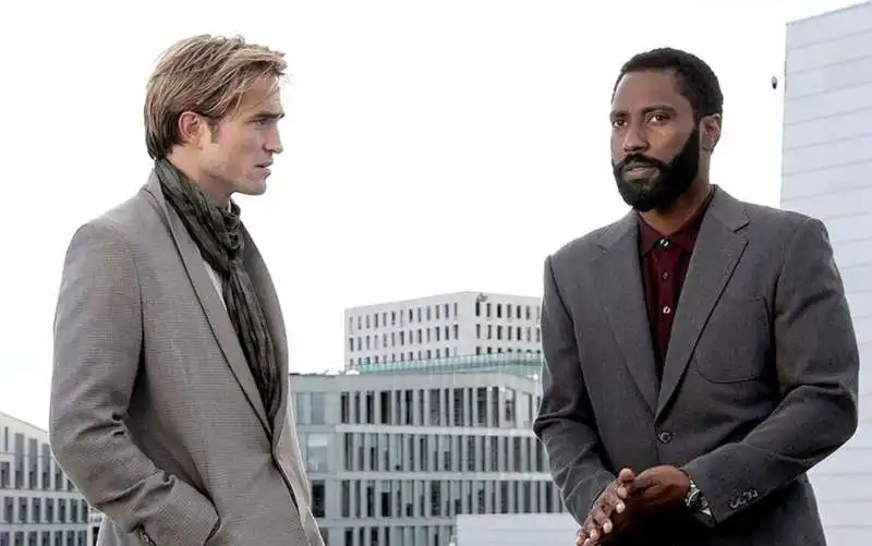 robert pattinson e john david washington   in tenet                     1