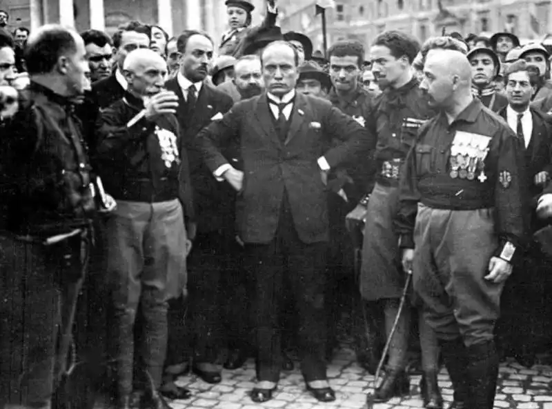 BENITO MUSSOLINI MARCIA SU ROMA