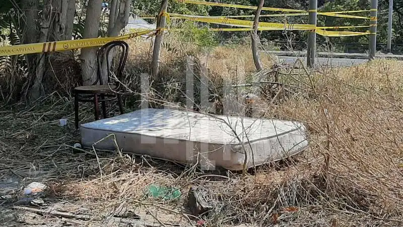 sgombero campo rom al foro italico   foto le iene 2