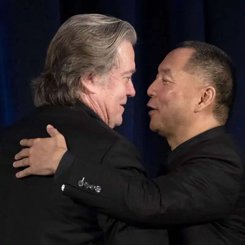 STEVE BANNON E GUO WENGUI