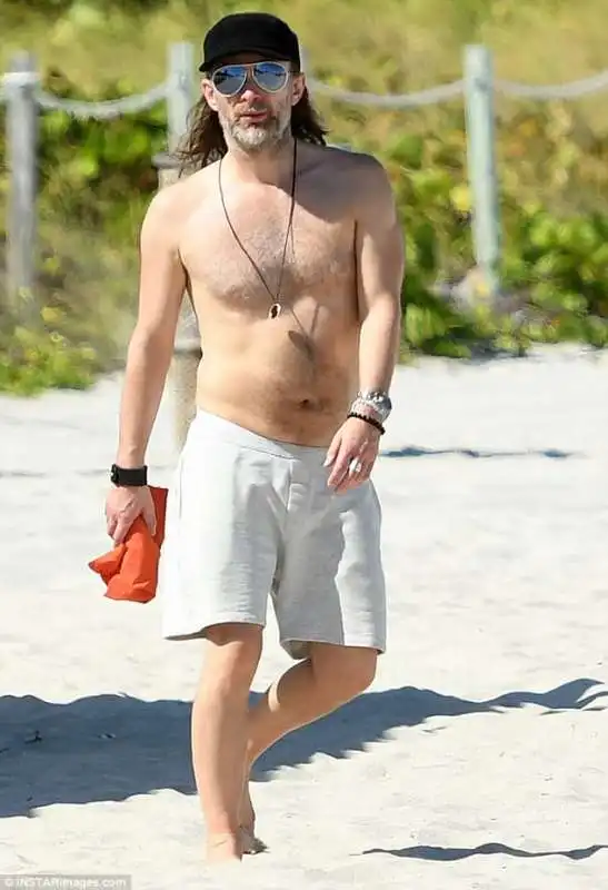 thom yorke in spiaggia a miami 