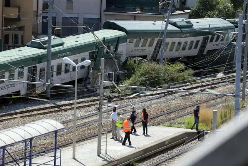 treno deraglia a carnate 10