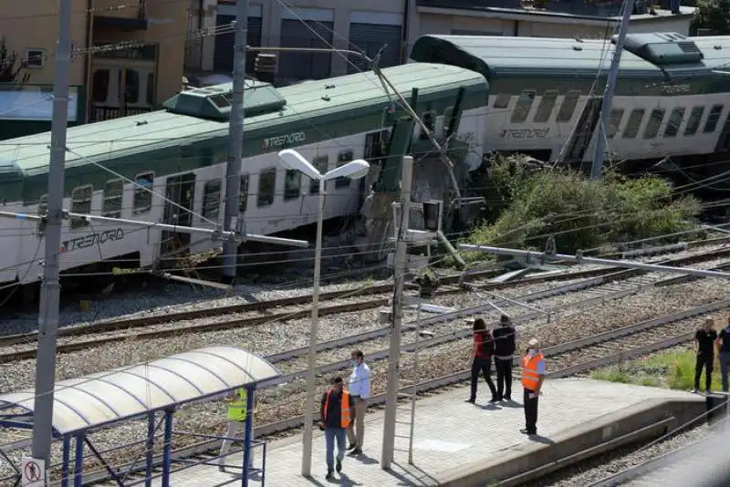 treno deraglia a carnate 4