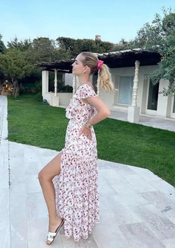 chiara ferragni in vacanza a porto cervo 2