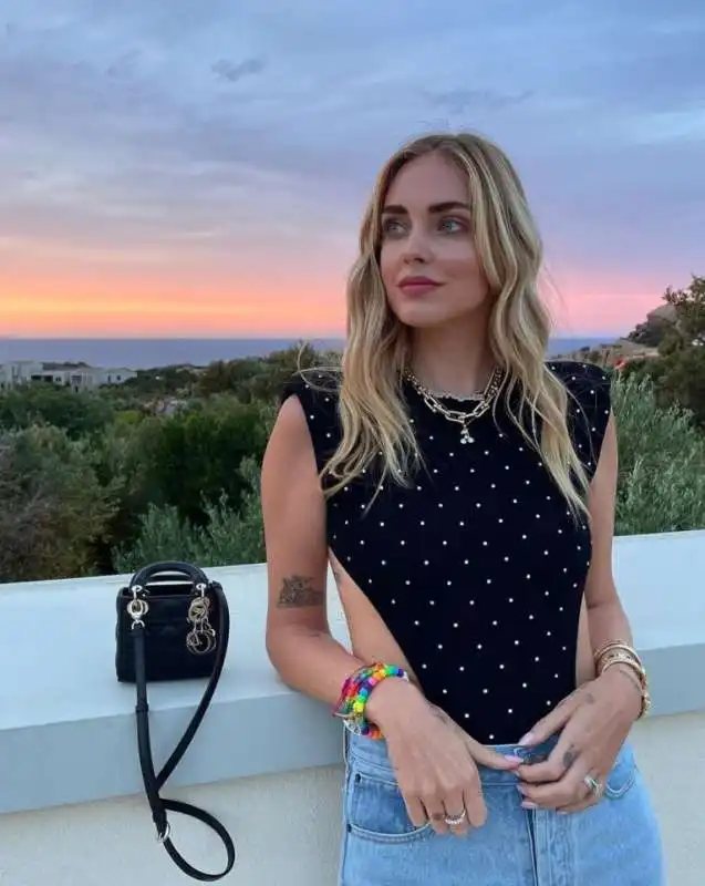 chiara ferragni in vacanza a porto cervo 6