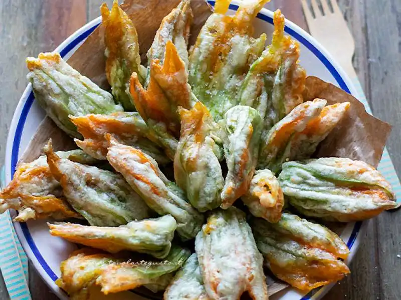 FIORI DI ZUCCA FRITTI