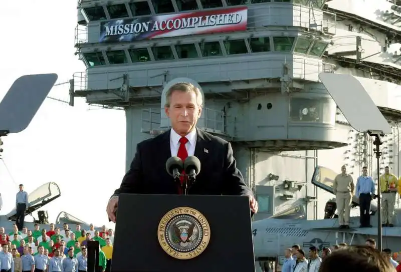 GEORGE W BUSH MISSION ACCOMPLISHED 