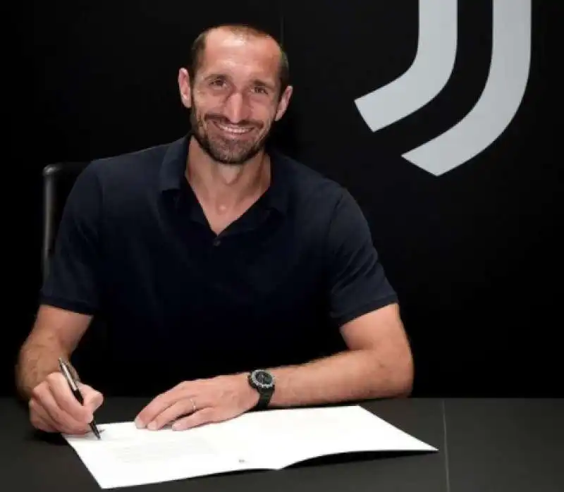 GIORGIO CHIELLINI RINNOVA CON LA JUVENTUS