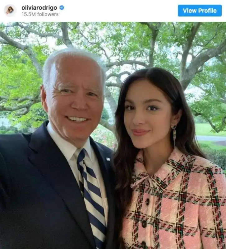 JOE BIDEN OLIVIA RODRIGO 