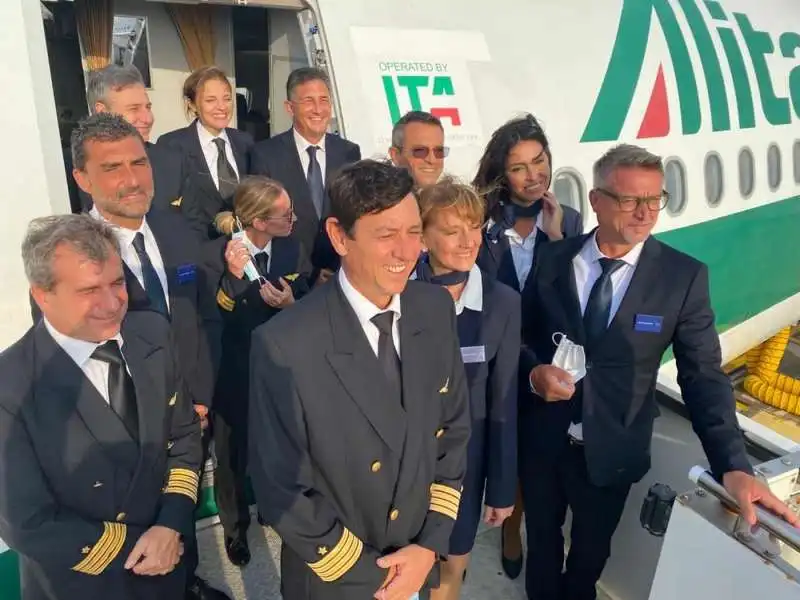 L'equipaggio del volo ITA per certificazione ENAC
