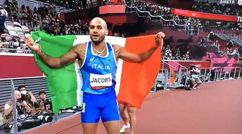 LA VITTORIA DI MARCELL JACOBS NELLA FINALE DEI 100 METRI