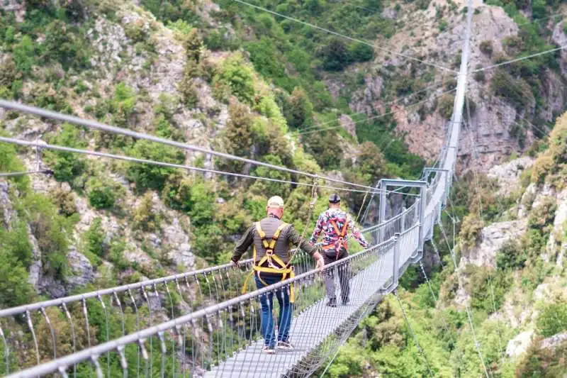 ponte tibetano castelsaraceno