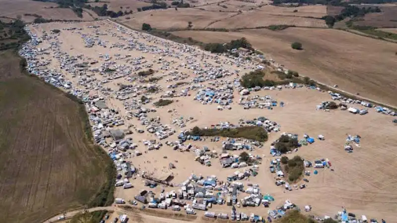 rave illegale lago di mezzano