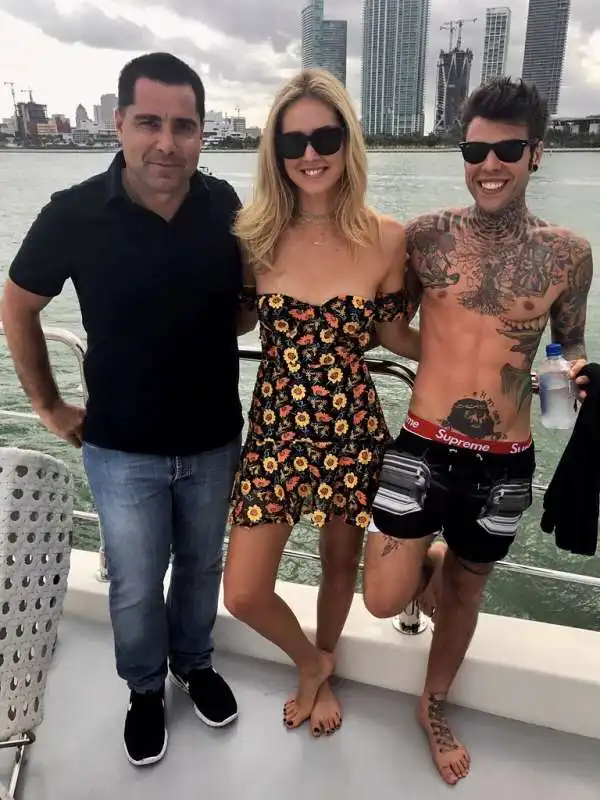 riccardo silva con chiara ferragni e fedez 