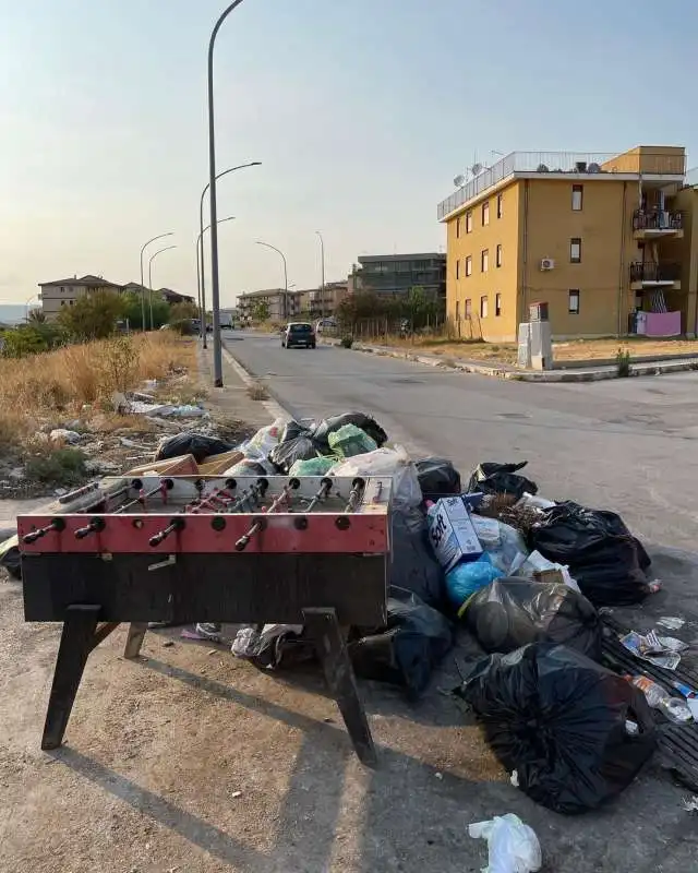 RIFIUTI A NOTO - FOTO SELVAGGIA LUCARELLI