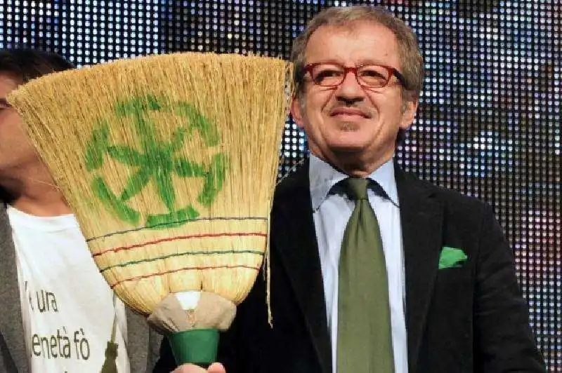 ROBERTO MARONI. 