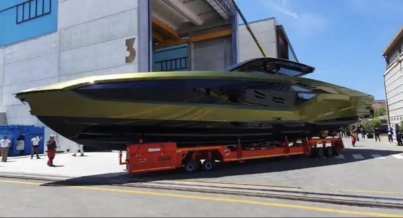 yacht lamborghini conor mcgregor 