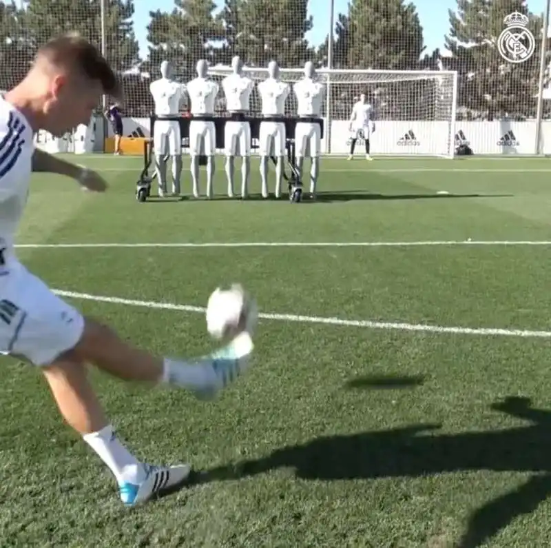 ALLENAMENTO HI TECH DEL REAL MADRID 