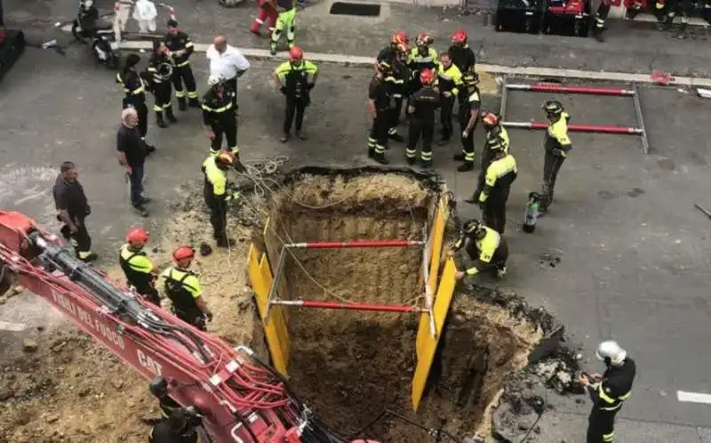 banda di ladri scava tunnel e rimane incastrata   5