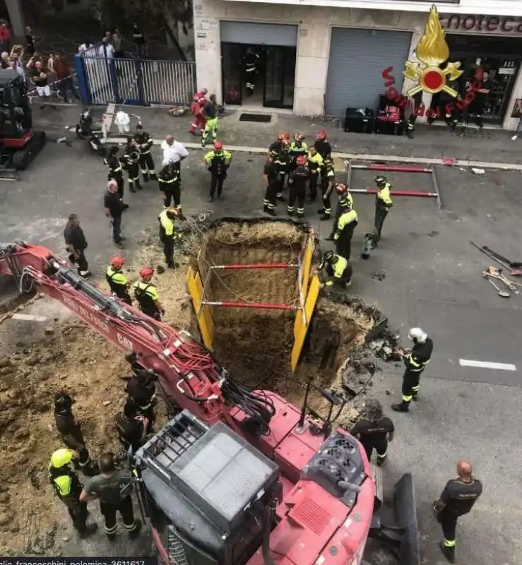 banda di ladri scava tunnel e rimane incastrata a roma   2