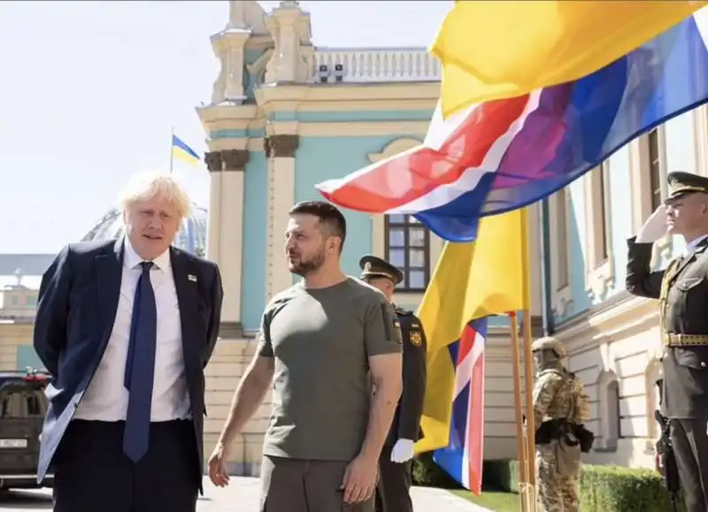 boris johnson volodymyr zelensky   3