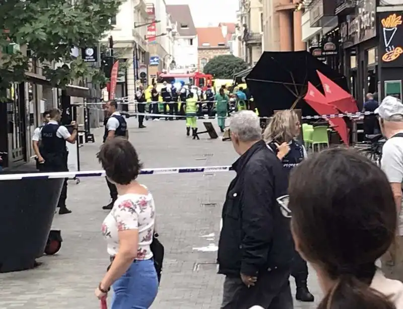 boulevard saint michel dopo l incidente2