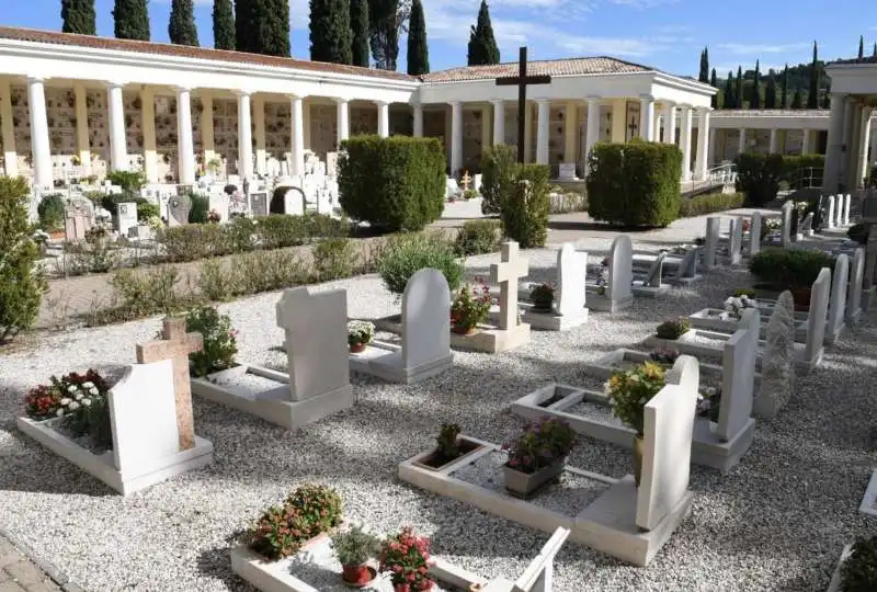 cimitero bardolino2