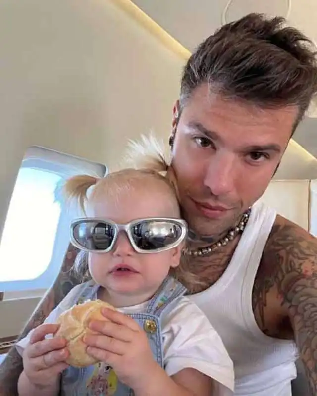 ferragni e fedez vacanza a ibiza 25