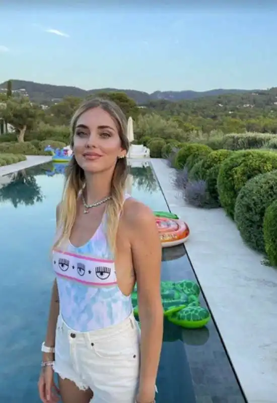 ferragni e fedez vacanza a ibiza 9