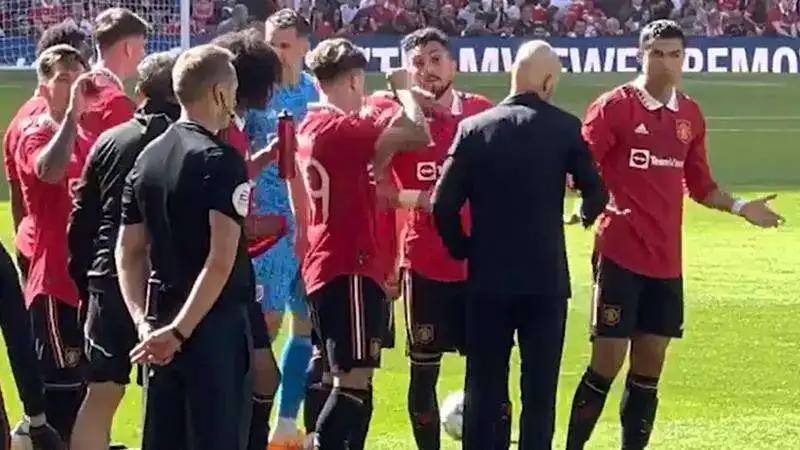 il confronto tra cristiano ronaldo e erik ten hag 1