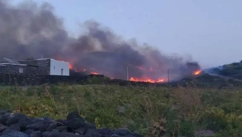 incendio pantelleria 3