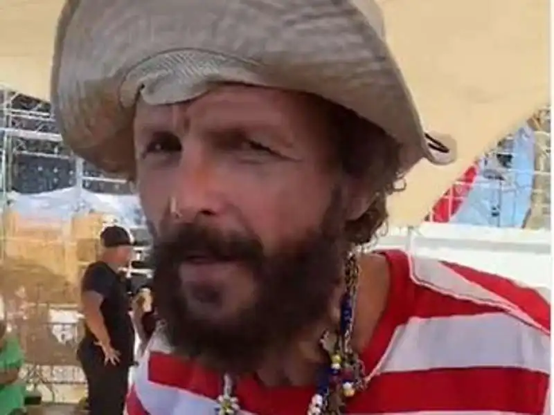 jovanotti risponde alle critiche sul jova beach party