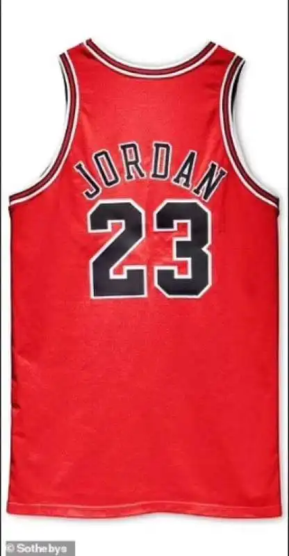 la maglia indossata da michael jordan durante la sua stagione con i chicago bulls 1