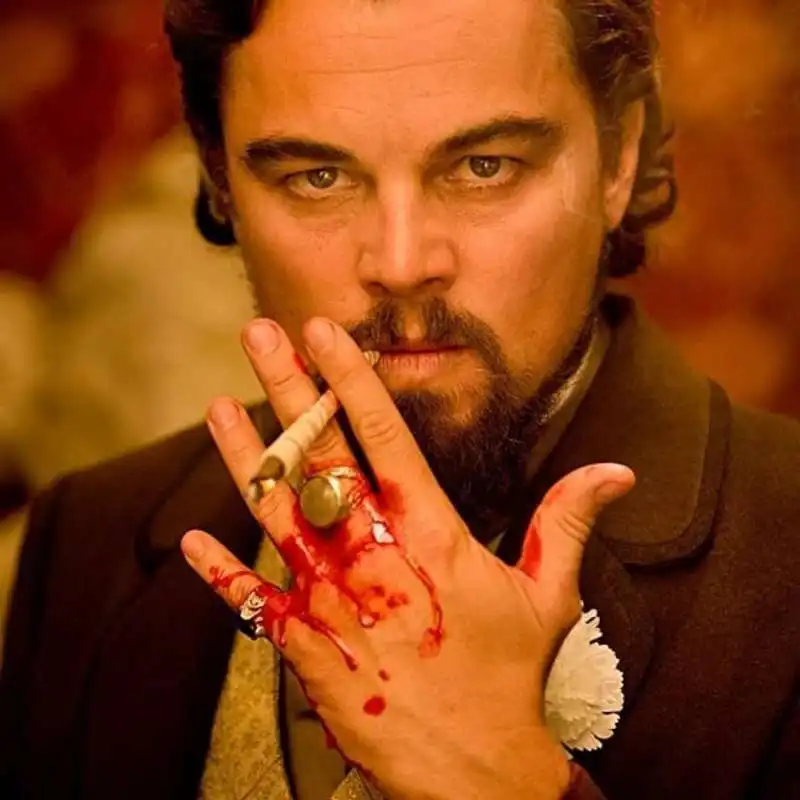 la mano insanguinata di leonardo di caprio in django unchained 2