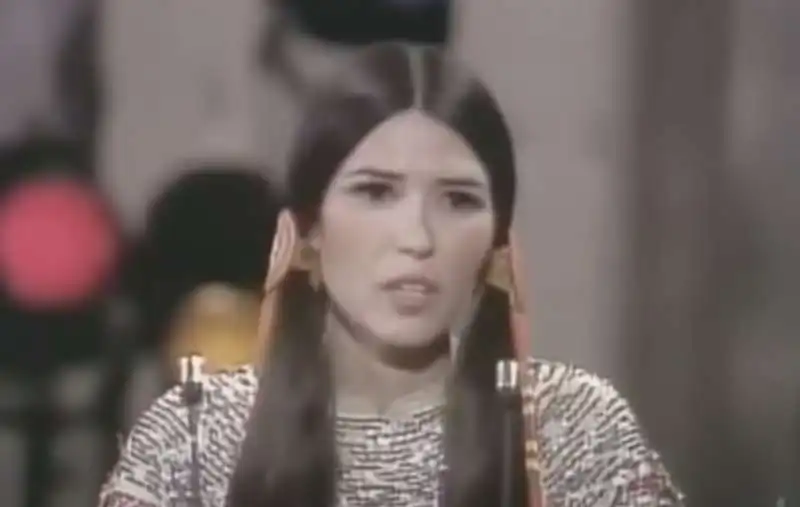  LA NATIVA AMERICANA LITTLEFEATHER CHE RIFIUTÒ L’OSCAR PER CONTO DI MARLON BRANDO