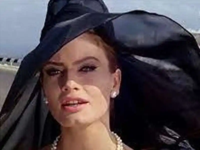 marisa mell   7