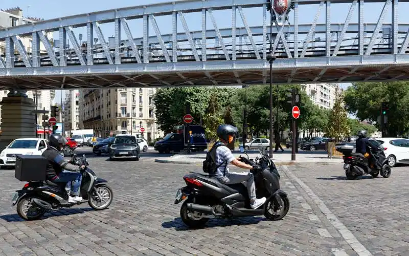 scooter parigi1