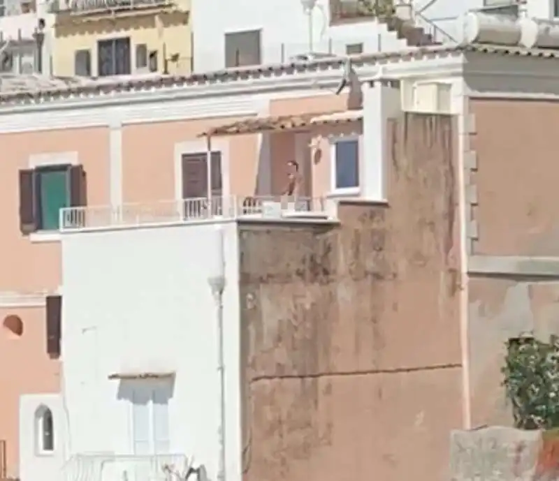 sesso in terrazza a positano   3