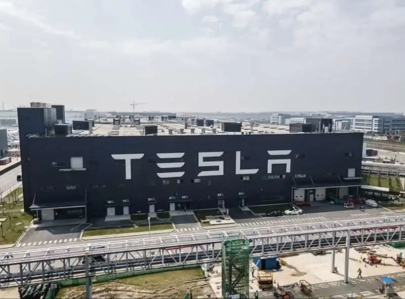 tesla gigafactory a shanghai 