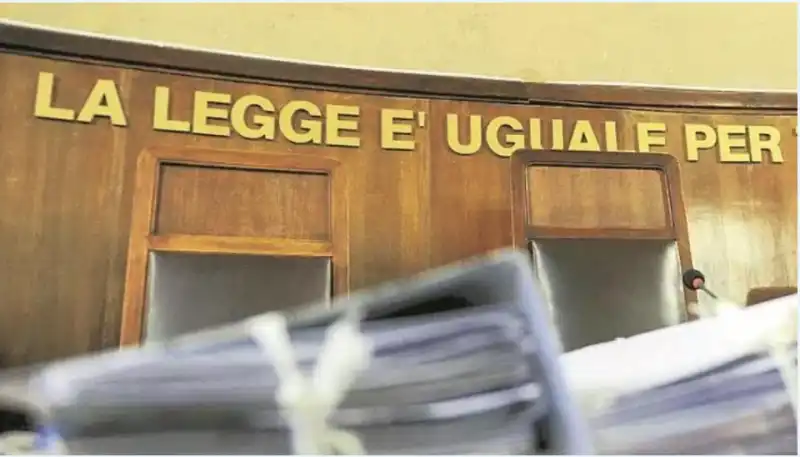 AULA DI TRIBUNALE