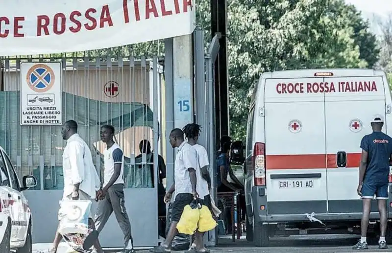 centro accoglienza migranti quartiere vallette   torino 3