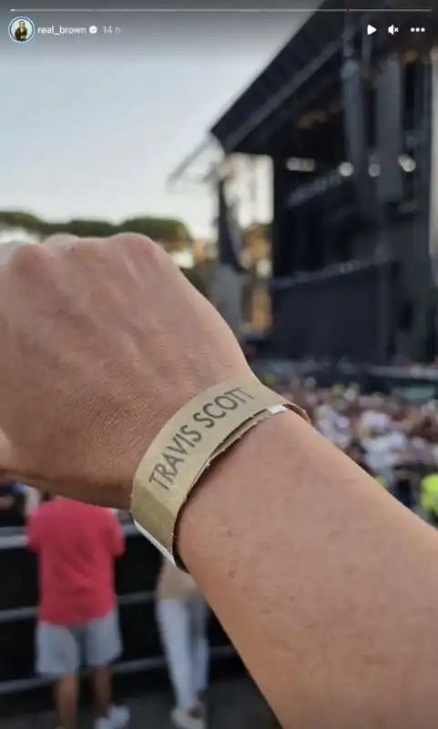 emma marrone  al concerto di travis scott