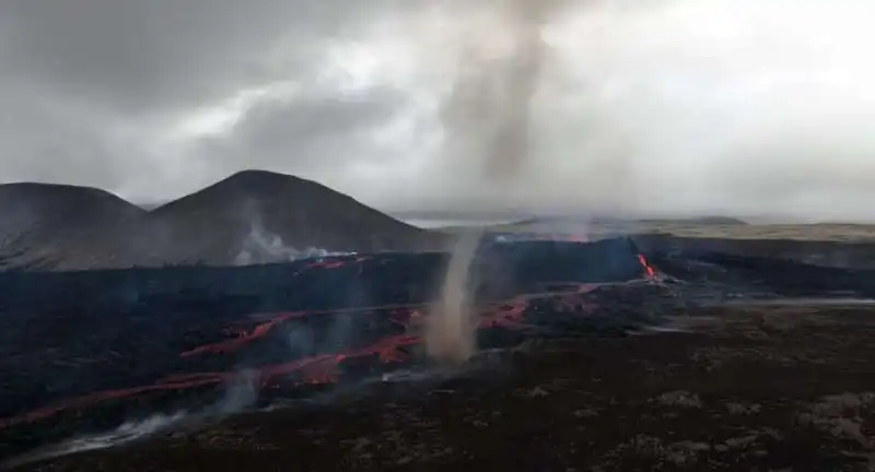 il tornado sul vulcano litli hrutur 2